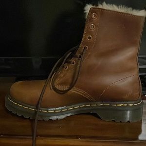 Women’s Size 9 Dr Martens boots